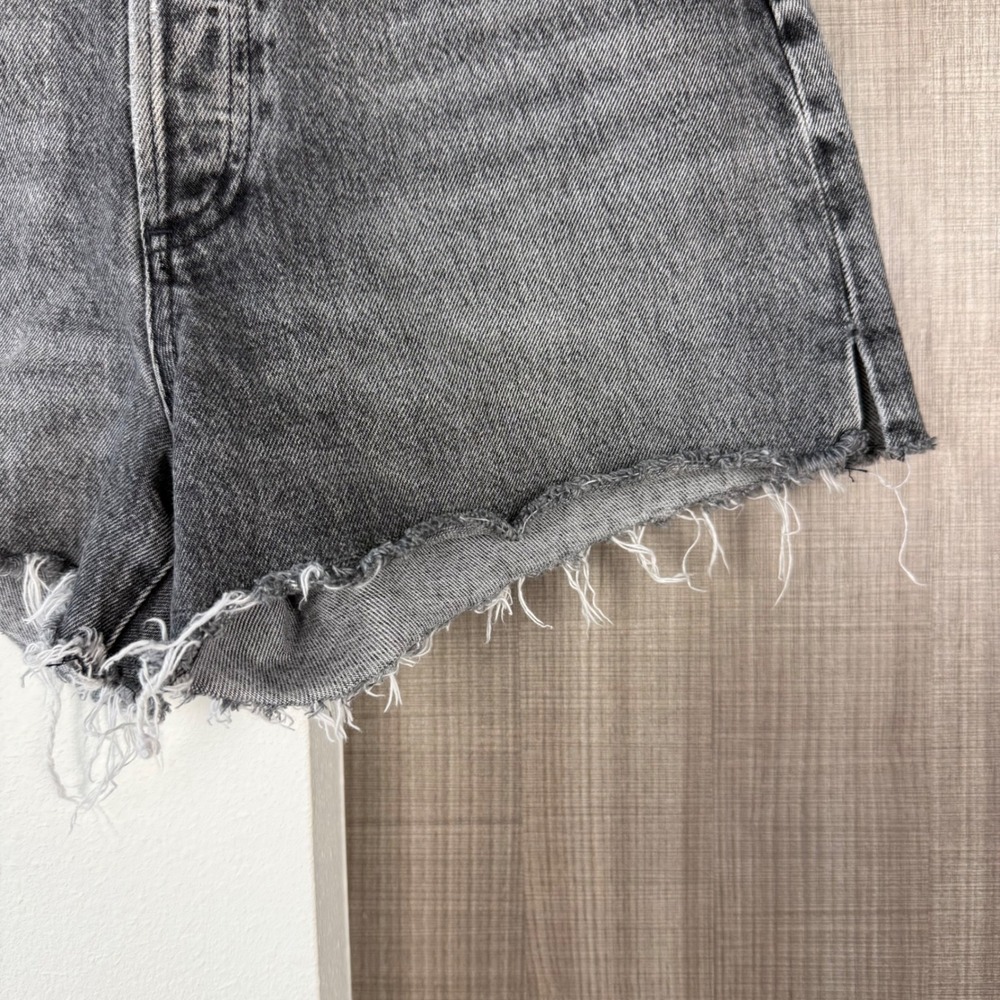 AGOLDE Dee Short in Moxy Denim Frayed Cut Off Grey High Waisted Cotton Size 27 - Picture 9 of 14